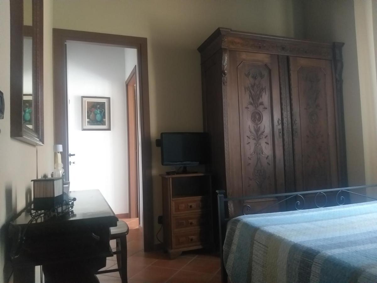 Mosci'S Bed & Beer Panzió San Damiano dʼAsti Kültér fotó